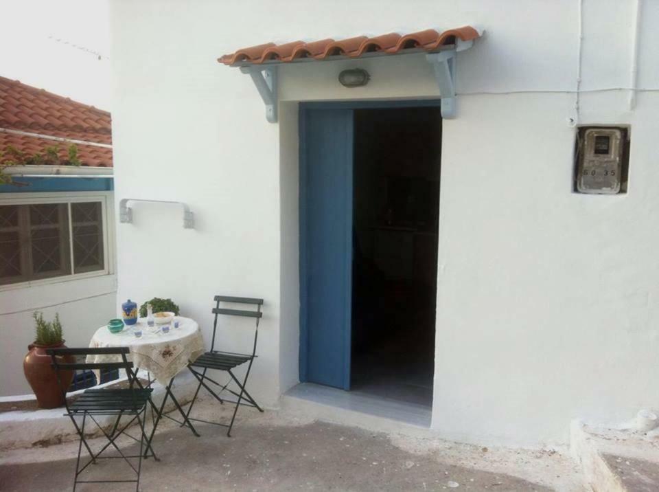 Theseus Apartment Poros Town Bagian luar foto